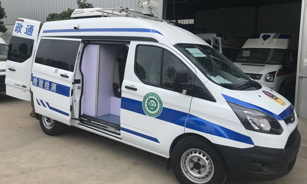 福特顺首台国6环境监测车